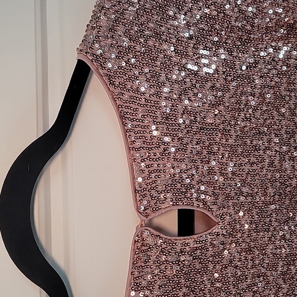 H&M Party Top - Picture 3 of 4